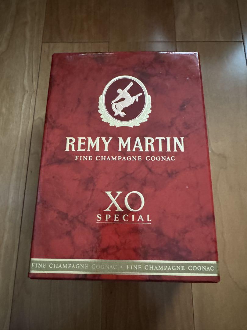 ａ。 　Hennessy (ヘネシー) XO 700ml と　レミーXO