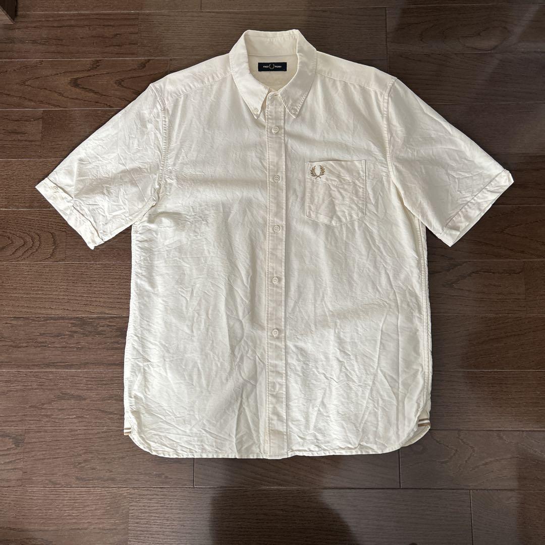本日限定値引不可　FRED PERRY 半袖シャツ アイボリー　Lサイズ