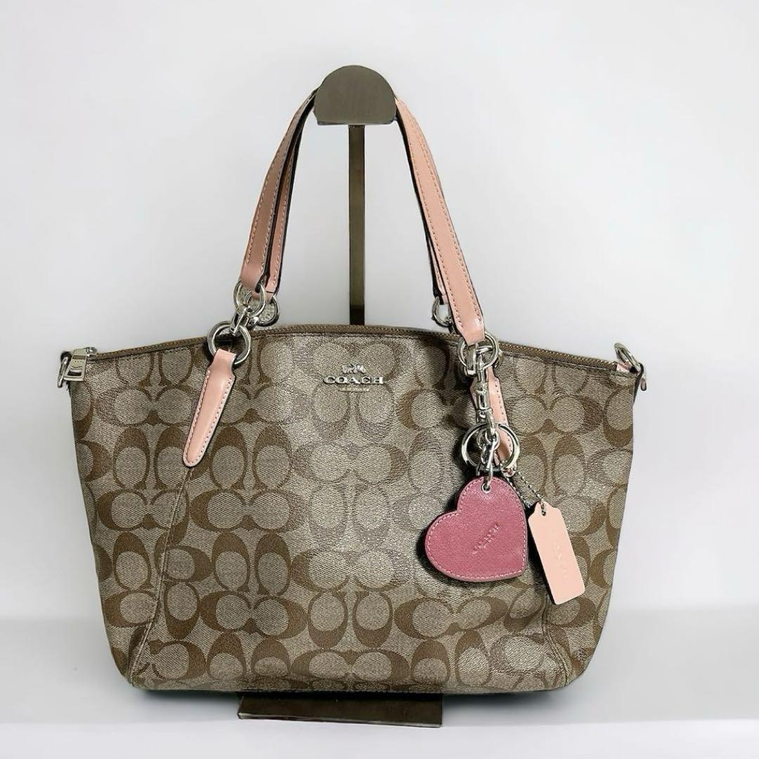 COACH コーチトートバッグ シグネチャー ピンク チャーム付