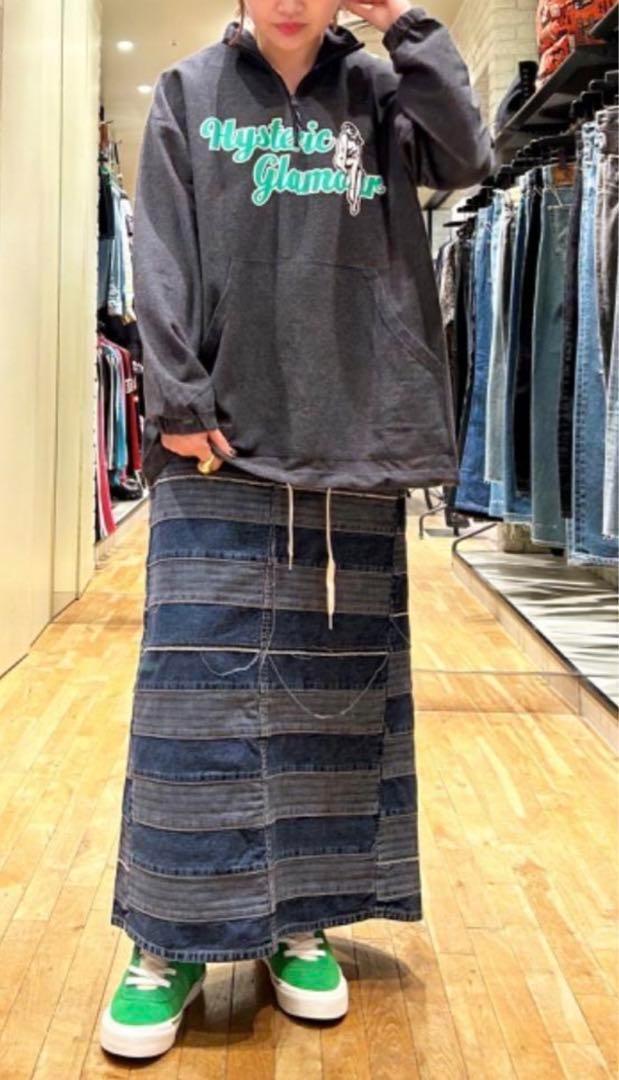 ✨ゆったり新品VARSITY SCRIPT オーバーサイズプルオーバー