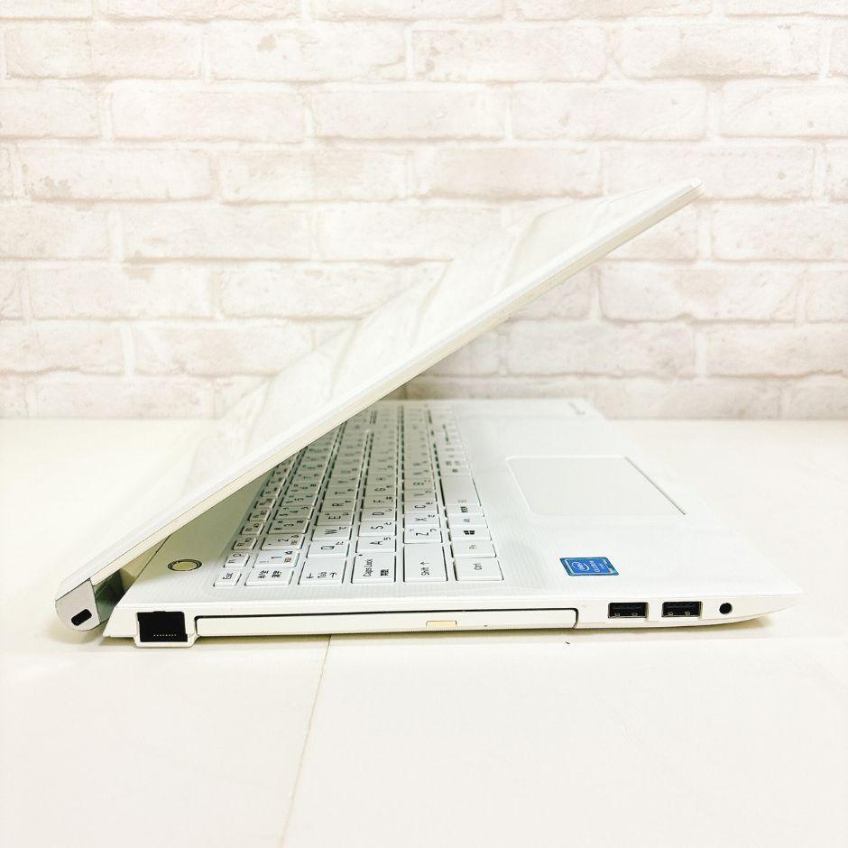 すぐ使えるノートパソコン✨大容量1TB✨カメラ付き薄型PC すぐ使えるノートパソコン✨大容量1TB✨カメラ付き薄型PC