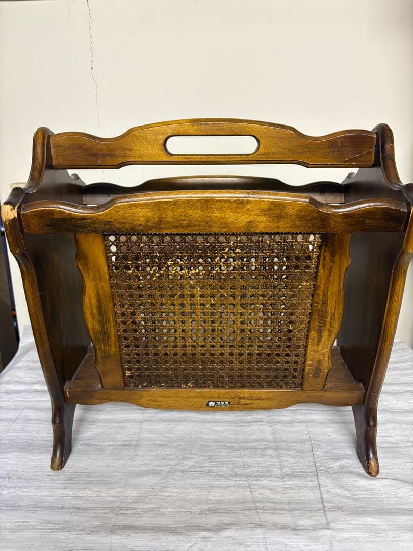 カリモク家具 マガジンラック 木製 レトロ アンティーク 収納 - メルカリ カリモク家具 マガジンラック 木製 レトロ アンティーク 収納 - メルカリ