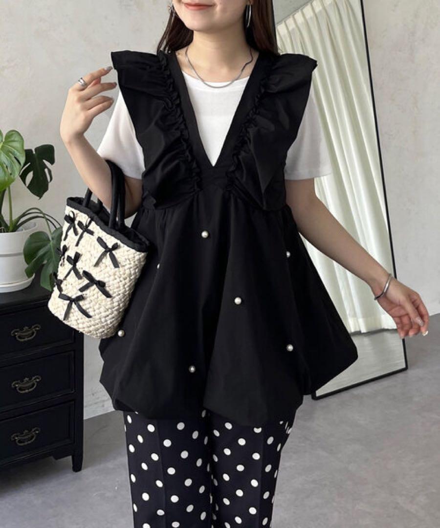 新品タグ付き♡ プロズヴェール フリルVネックパール付きバルーンベストトップス