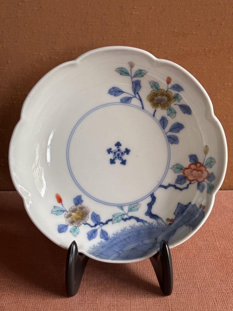 江戸中期柿右衛門作渦福銘色赤絵岩牡丹柴垣文輪花　五寸皿　無キズ