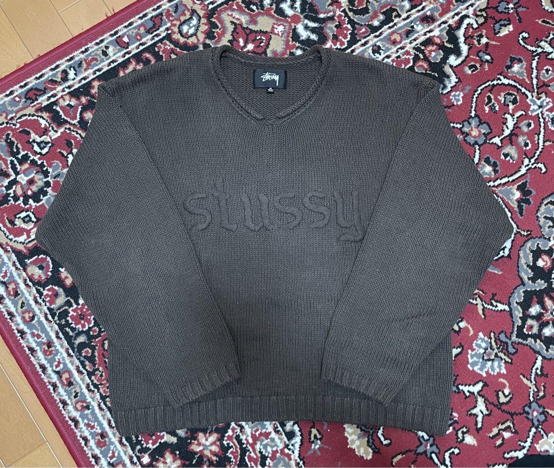 トップス stussy EMBROIDERED V-NECK LOGO SWEATER Stussy-Embroidered-V-Neck-Logo