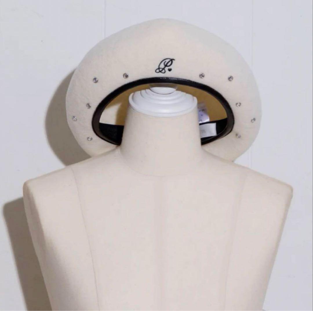 pium ロゴビジュースタッズベレー帽