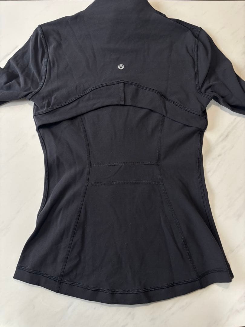 【超美品】ルルレモン difine ジャケット ブラック サイズ4 【超美品】ルルレモン difine ジャケット ブラック サイズ4