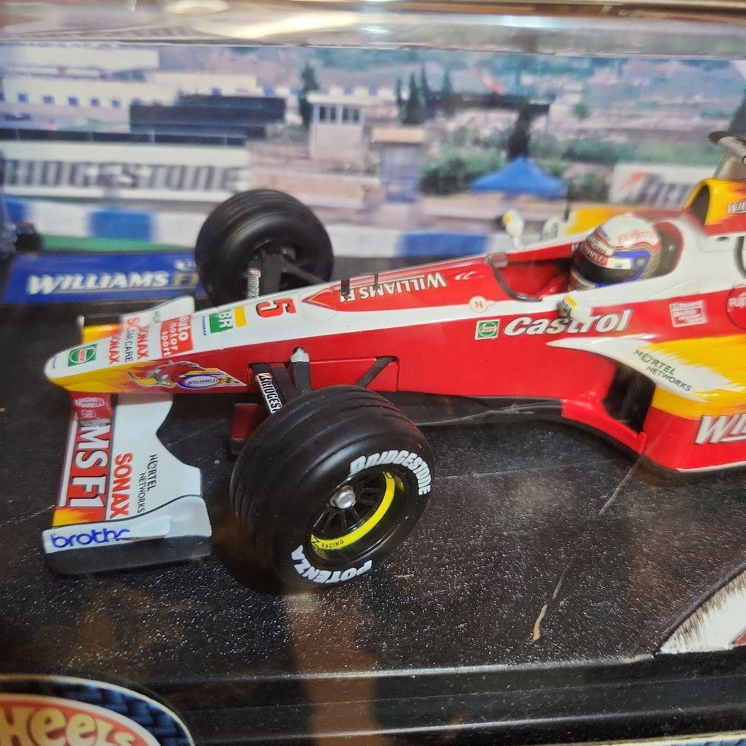 ホットウィール　1/18 F1　ミニカー　2台セット