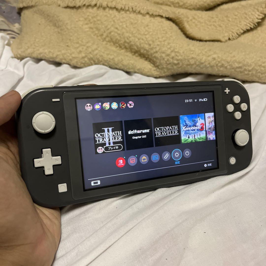 Switch Lite (Octopath I & IIのおまけ) - Nintendo Switch Switch Lite (Octopath I & IIのおまけ) - Nintendo Switch