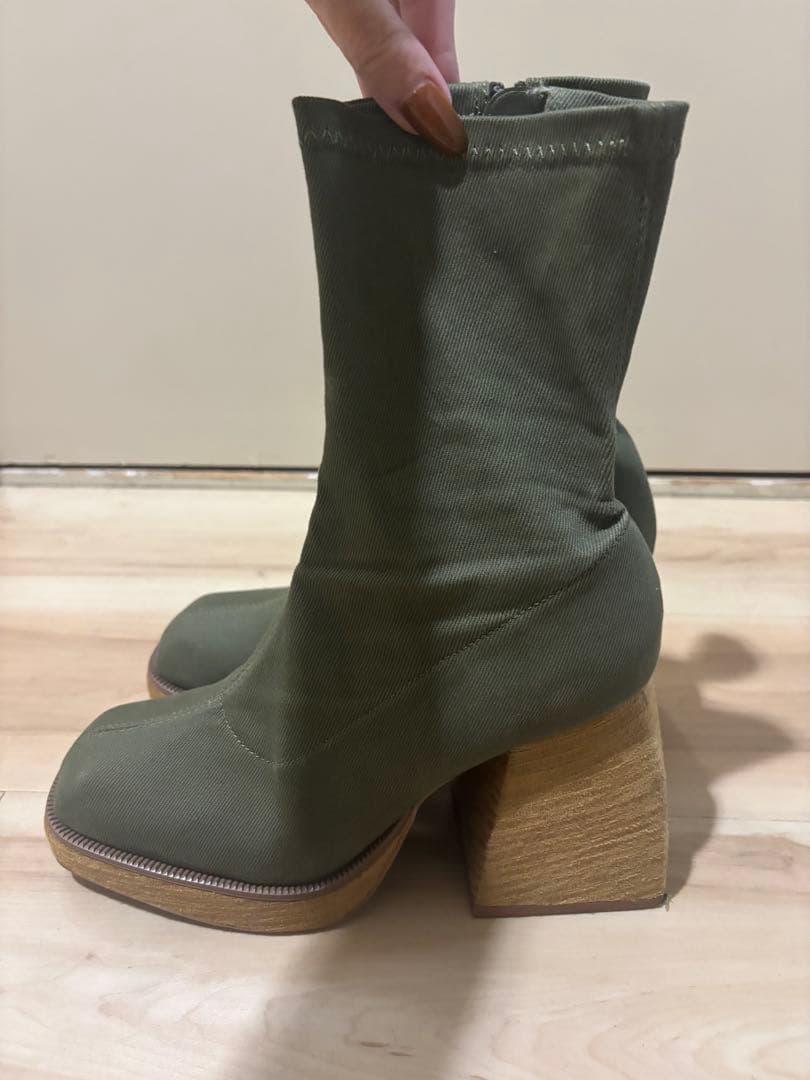 yellow boots yellow boots