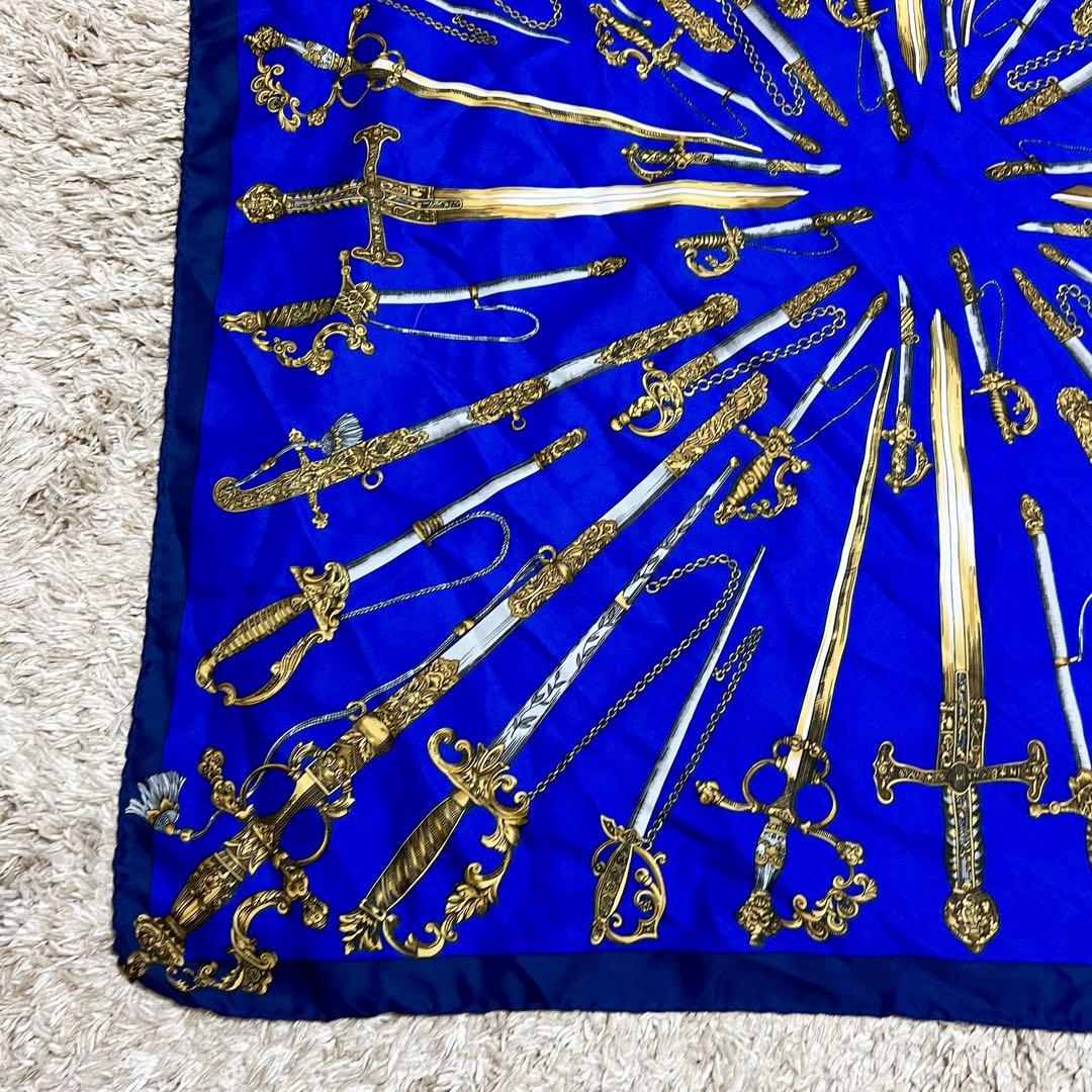 【極美品✨️】HERMES エルメス カレ90 スカーフ シルク 鍵柄 スタッズ
