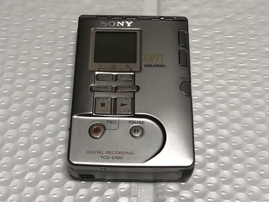 SONY TCD-D100 DAT WALKMAN 本体 イヤフォン付き SONY TCD-D100 - DAT Walkman - The Digital Audio Masterpiece