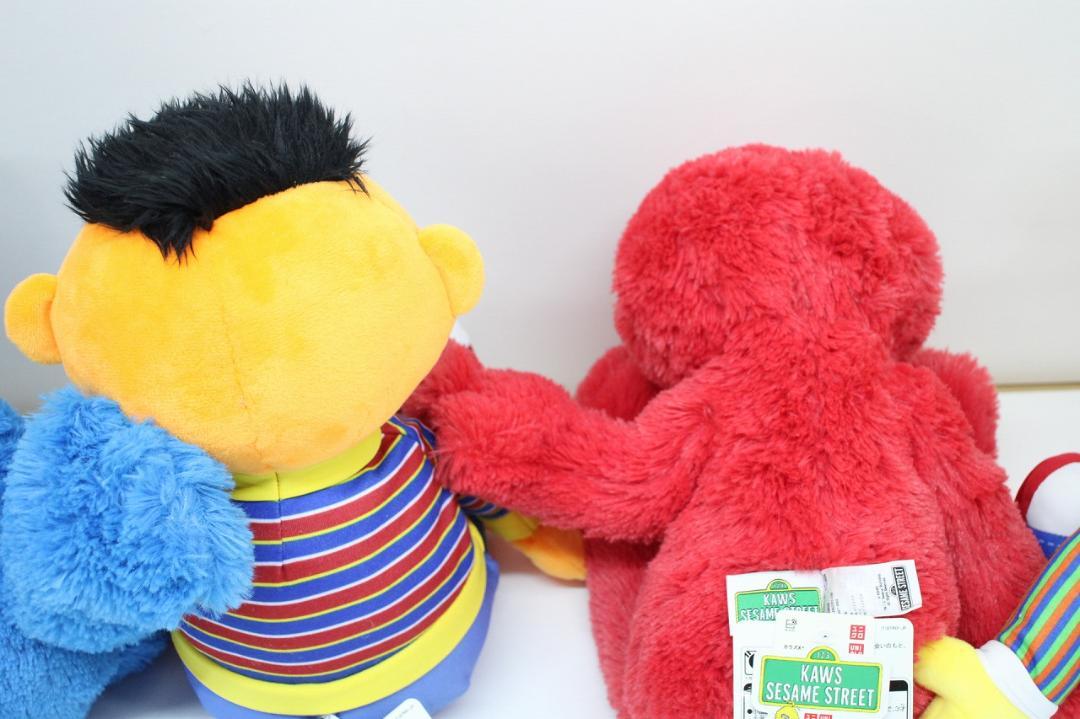 KAWS SESAME STREET ぬいぐるみ 32-JY0321-07 - メルカリ