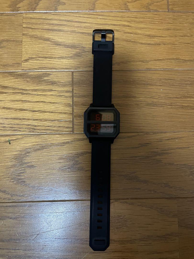 卍 adidasストップウォッチ機能付き時計スマートウォッチ