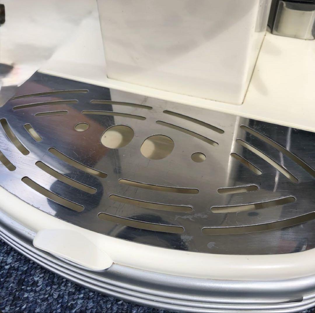 DeLonghi エスプレッソマシン ホワイト