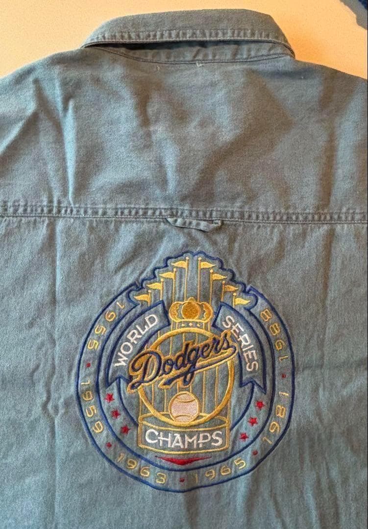US直輸入８０年代ヴィンテージ Dodgers デニムシャツ 刺繍入り XL US直輸入80年代ヴィンテージ Dodgers デニムシャツ 刺繍入り