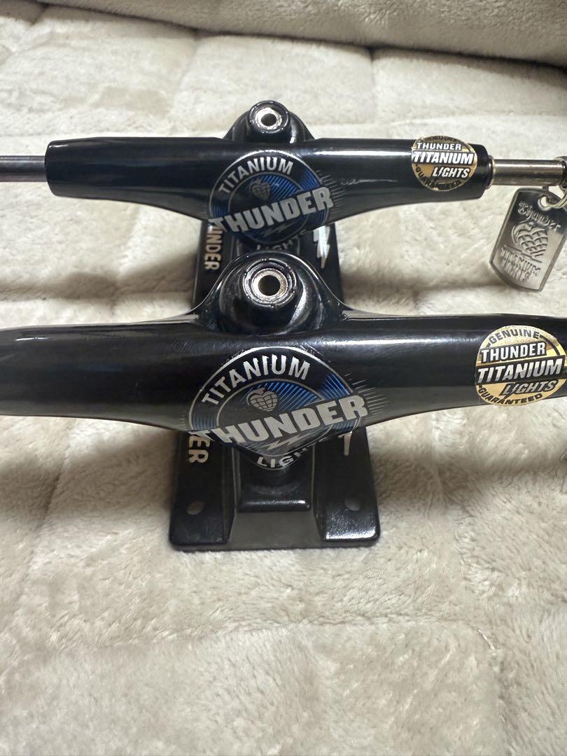 THUNDER Titanium Lights トラック 黒