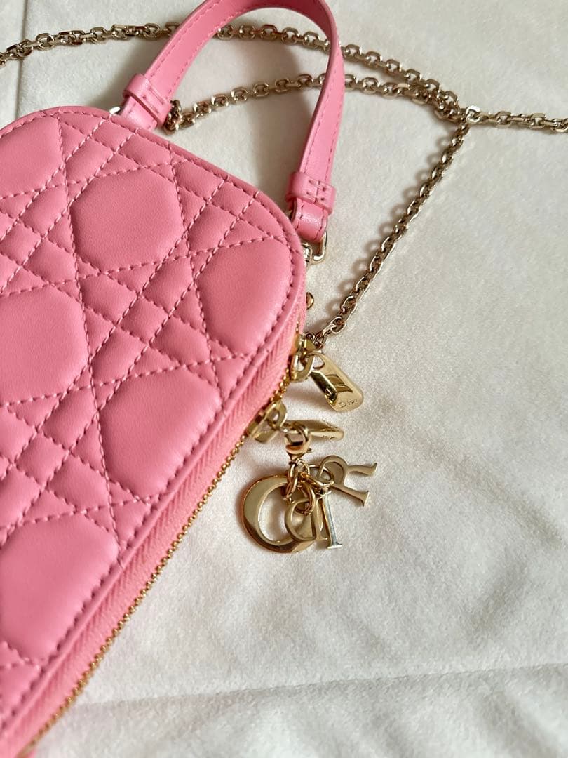 スマホショルダーバッグ目立った傷や汚れなし