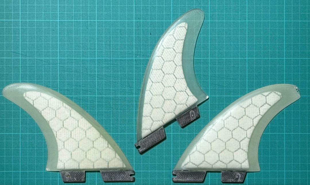 交換無料！ XL ツインフィン フューチャーフィン対応 フィン VOLANカラー サーフィン・ボディボード