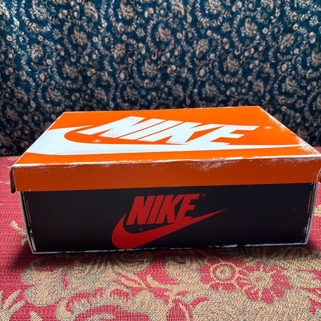 NIKE AIR JORDAN 1 RETRO HIGH OG NIKE AIR JORDAN 1 RETRO HIGH OG