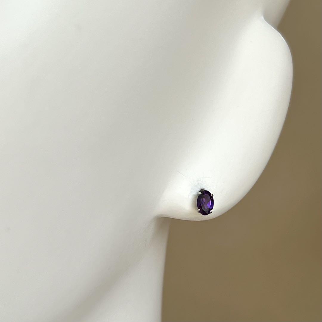 新品　Pt900. 濃く綺麗な色の天然アメジスト ピアス 新品 Pt900. 濃く綺麗な色の天然アメジスト ピアス