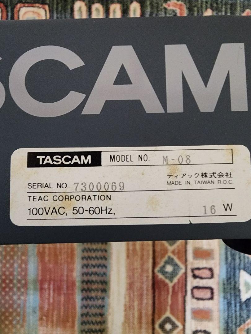 TASCAM M-08 アナログミキサー