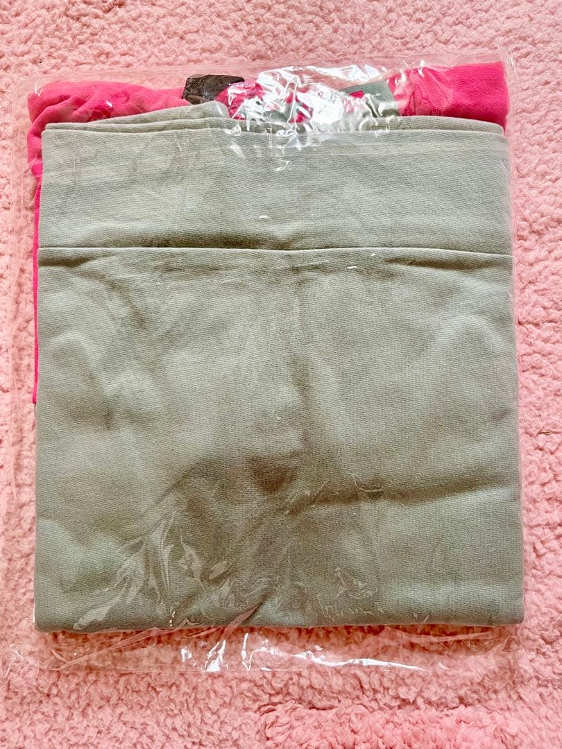 【百】新品未使用 RabbiTube パーカー 【百】新品未使用 RabbiTube パーカー