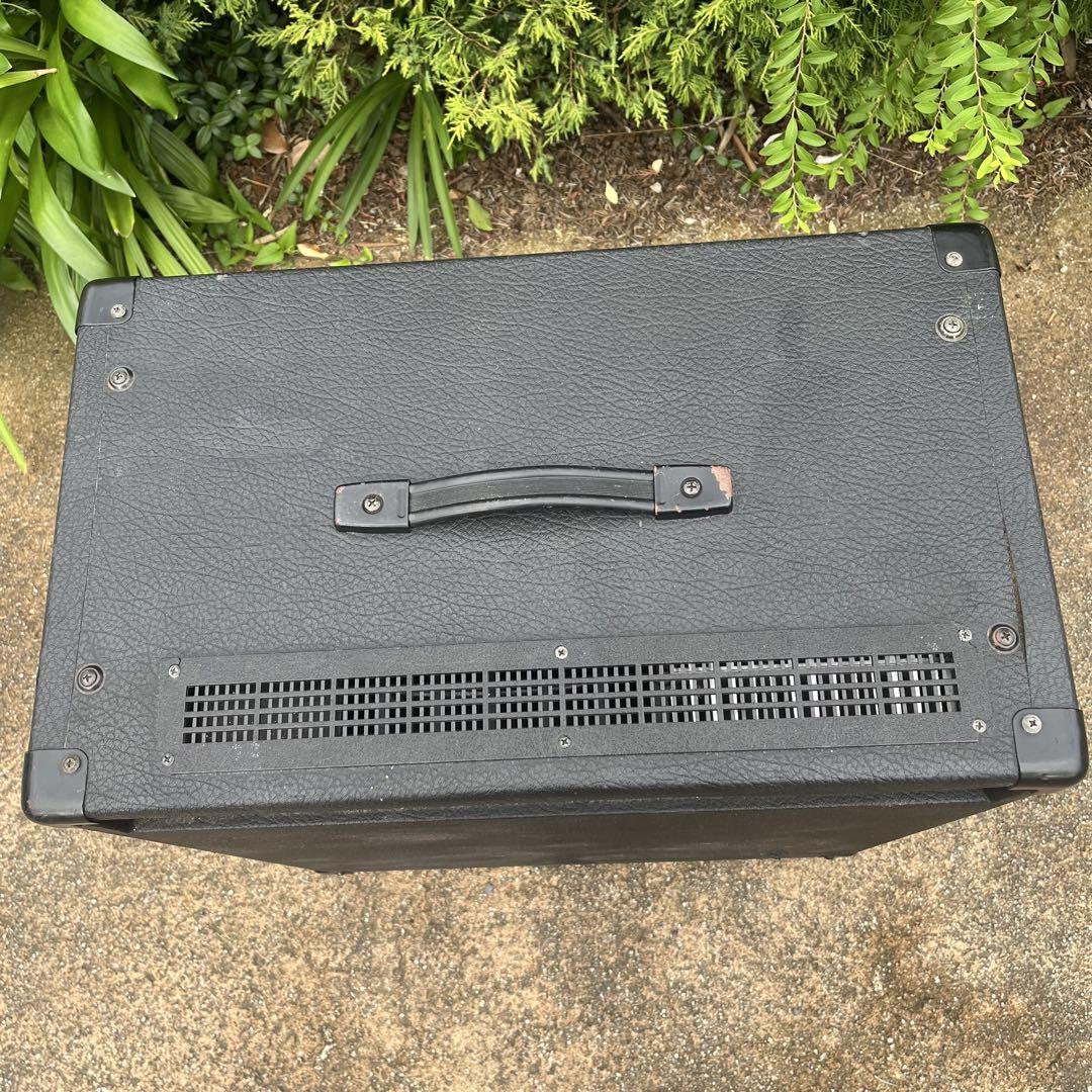 ベースアンプ　150W PEAVEY TKO115