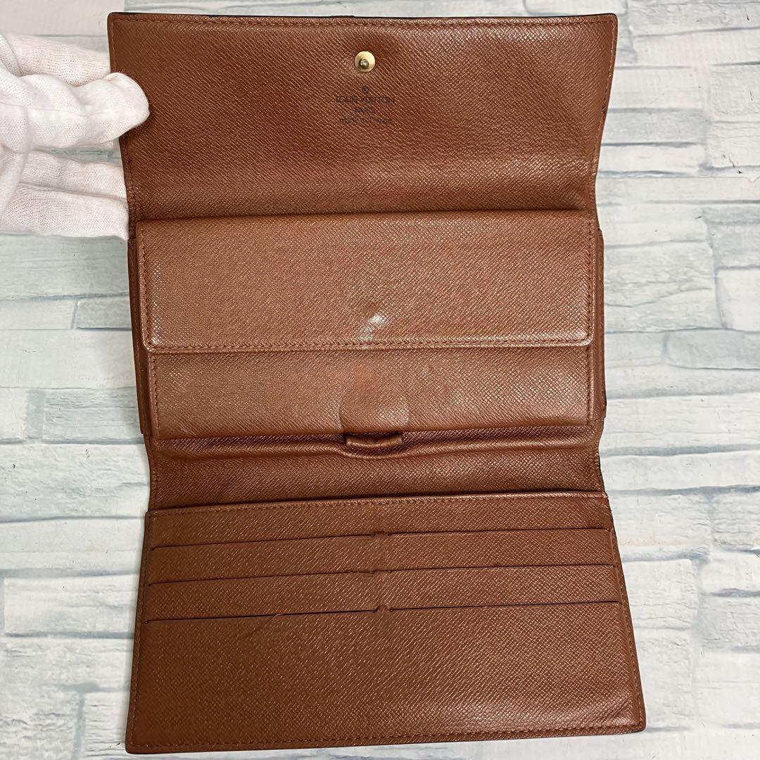 42 LOUIS VUITTON ルイヴィトン　モノグラム　長財布　三つ折り財布