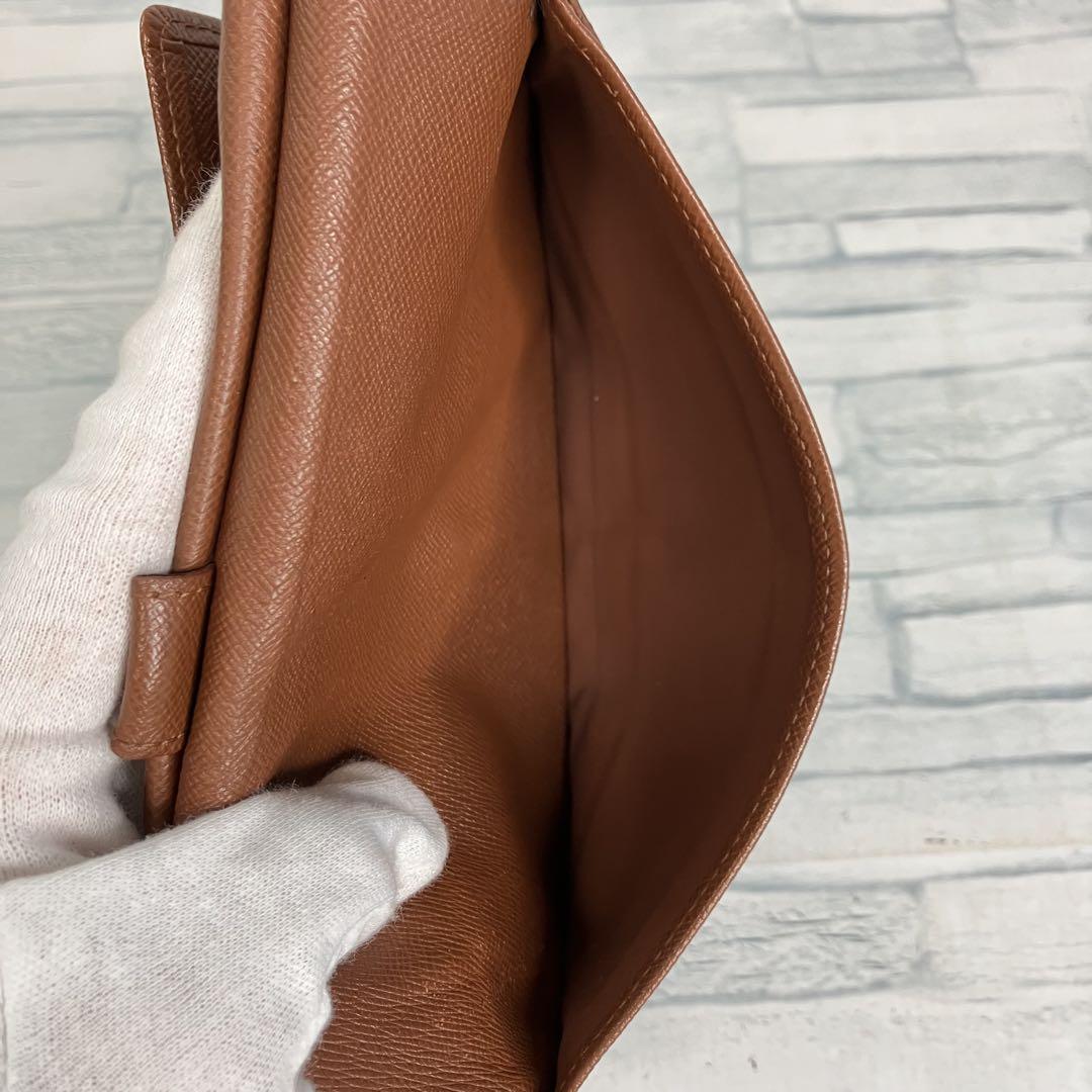 42 LOUIS VUITTON ルイヴィトン　モノグラム　長財布　三つ折り財布