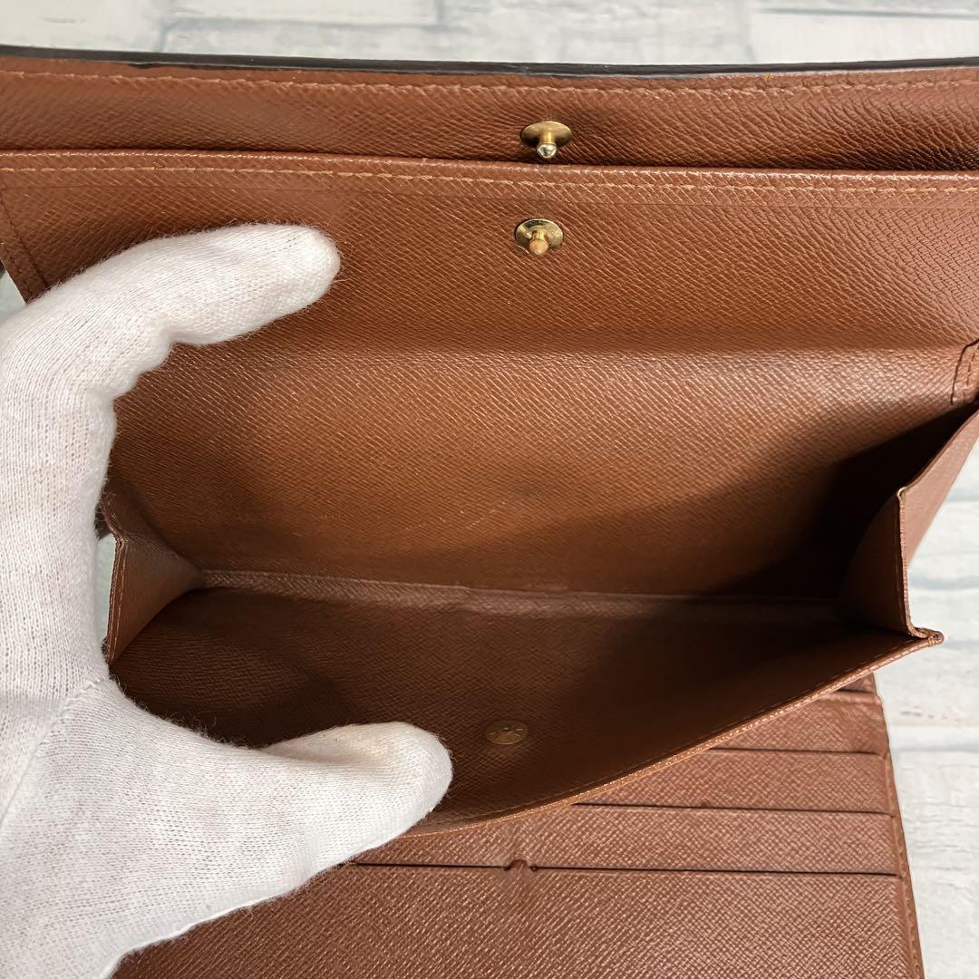 42 LOUIS VUITTON ルイヴィトン　モノグラム　長財布　三つ折り財布