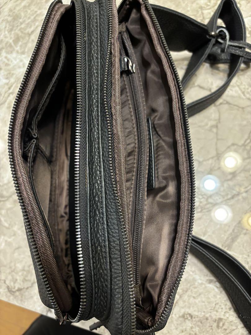 oiu  ノートルファボリ 【正規品】ボディーバッグ