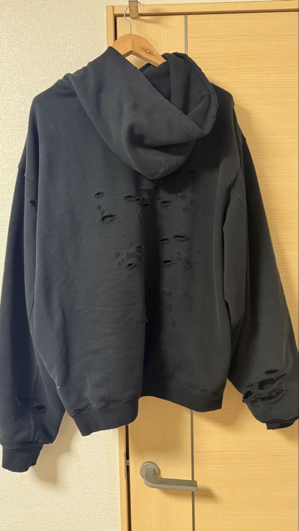 国内正規販売店　BALENCIAGA(バレンシアガ) デストロイ フードブラック