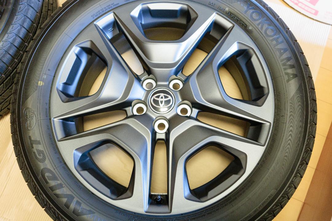 納車前外し トヨタ RAV4 アドベンチャー 純正タイヤホイール