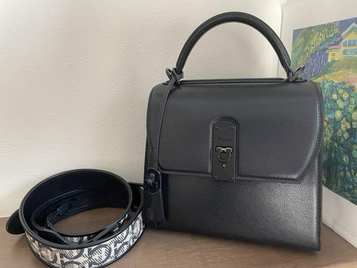 フェラガモ BOXY ボクシー　ショルダー　バッグ　トップハンドル