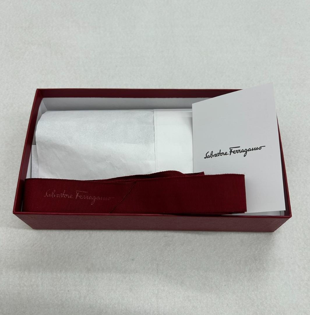 【美品】Salvatore Ferragamo ガンチーニ 長財布