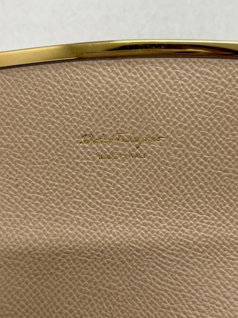 【美品】Salvatore Ferragamo ガンチーニ 長財布