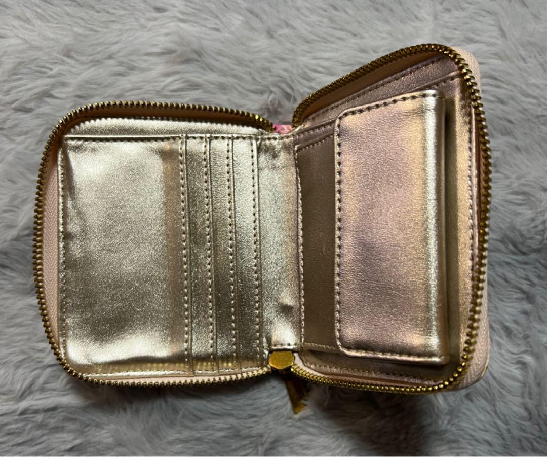 今週の新着アイテム GUESS 花柄 コインケース 小物