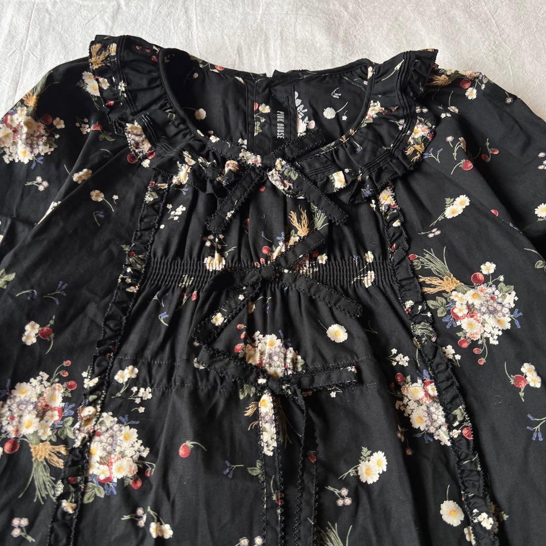 【高級】PINK HOUSE シャツ カットソー 総柄 いちご ブラック 希少 【高級】PINK HOUSE シャツ カットソー 総柄 いちご ブラック 希少