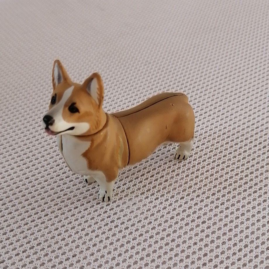 メルカリ コーギー ガチャガチャ 置物 300 中古や未使用のフリマ