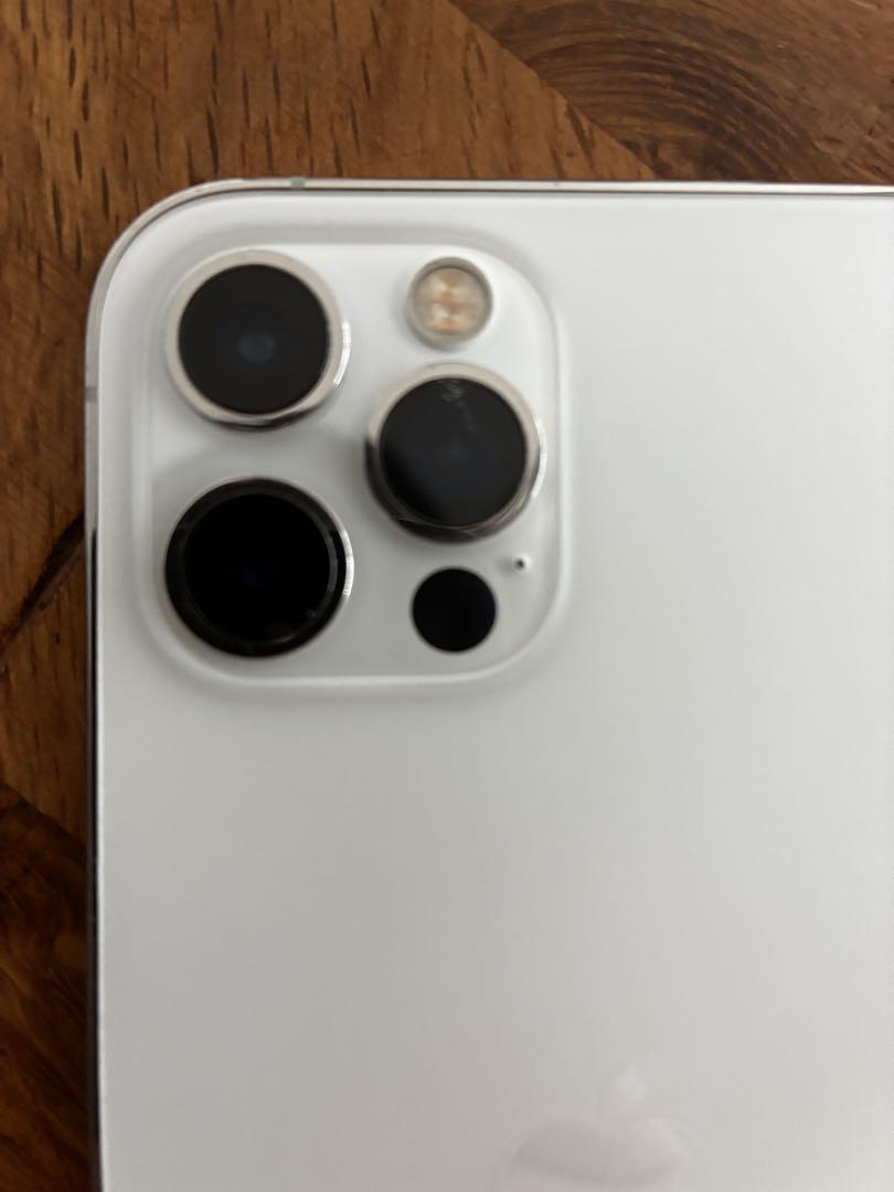 Apple iPhone 12 Pro 128GBホワイト（シルバー）美品！