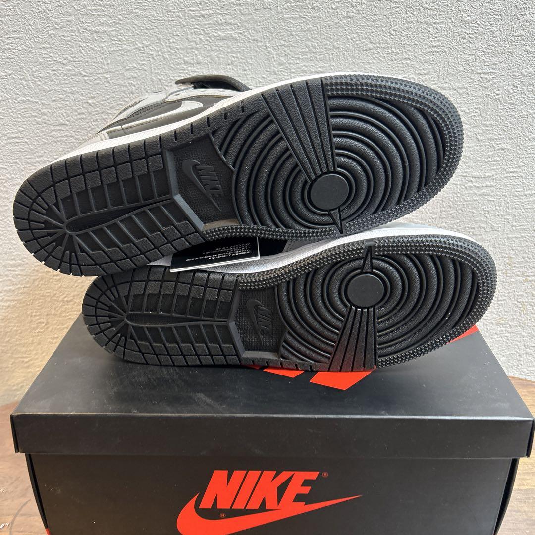 ● Nike