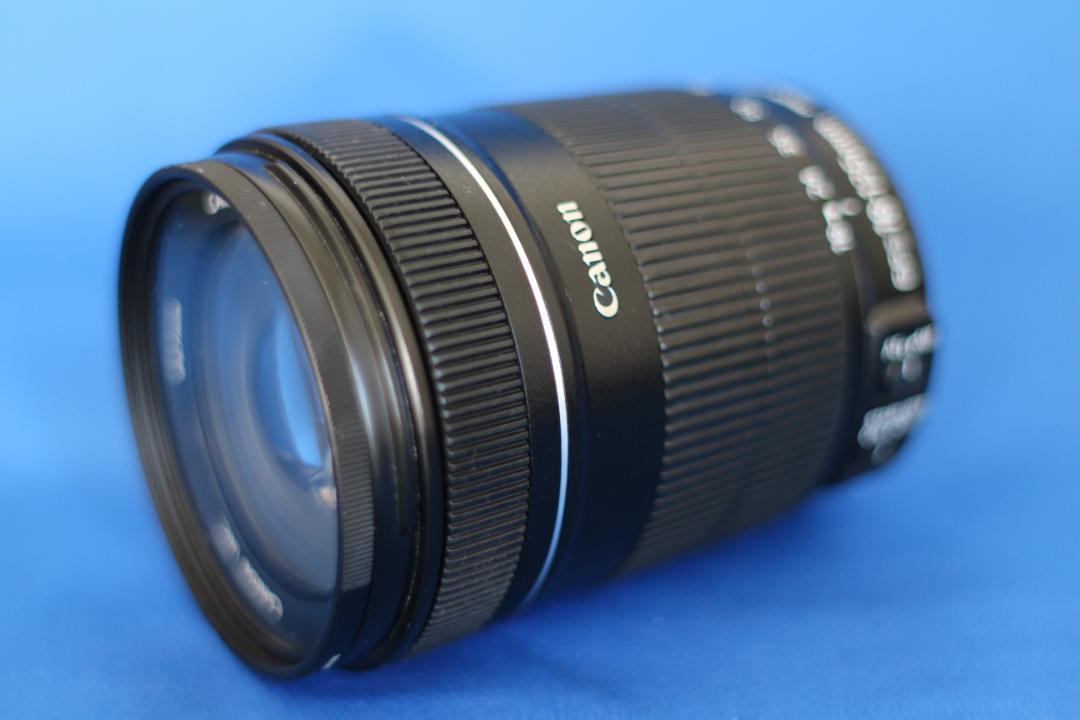 Canon EF-S 18-135mm 1:3.5-5.6 IS TluFr-m21151811606 NEW特価