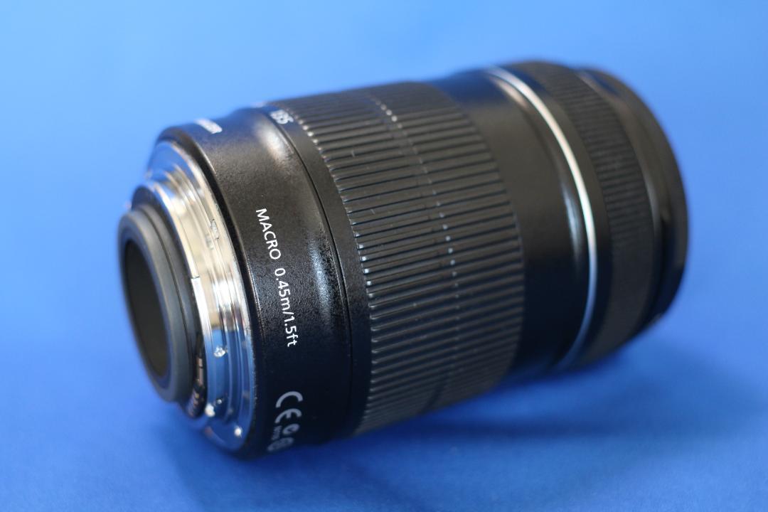 Canon EF-S 18-135mm 1:3.5-5.6 IS TluFr-m21151811606 NEW特価