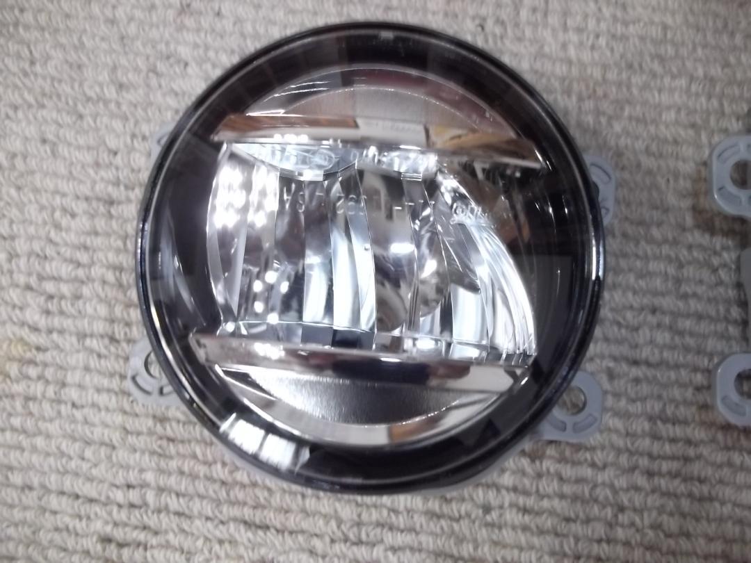 送料込み価格！ダイハツ ウェイク 純正 左右 LED ヘッドライト　フォグランプ