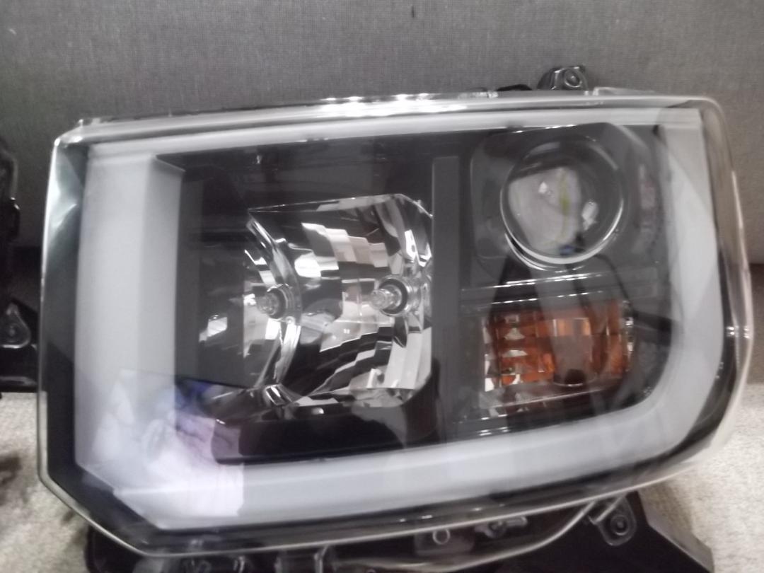送料込み価格！ダイハツ ウェイク 純正 左右 LED ヘッドライト　フォグランプ