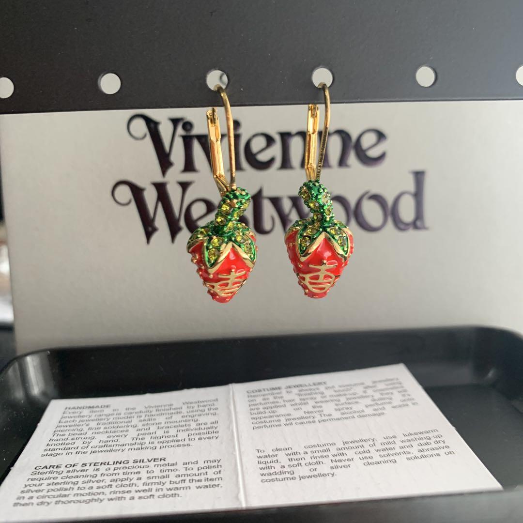 いちご　ピアス　Vivienne Westwood