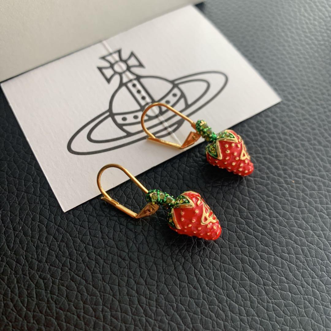 いちご　ピアス　Vivienne Westwood