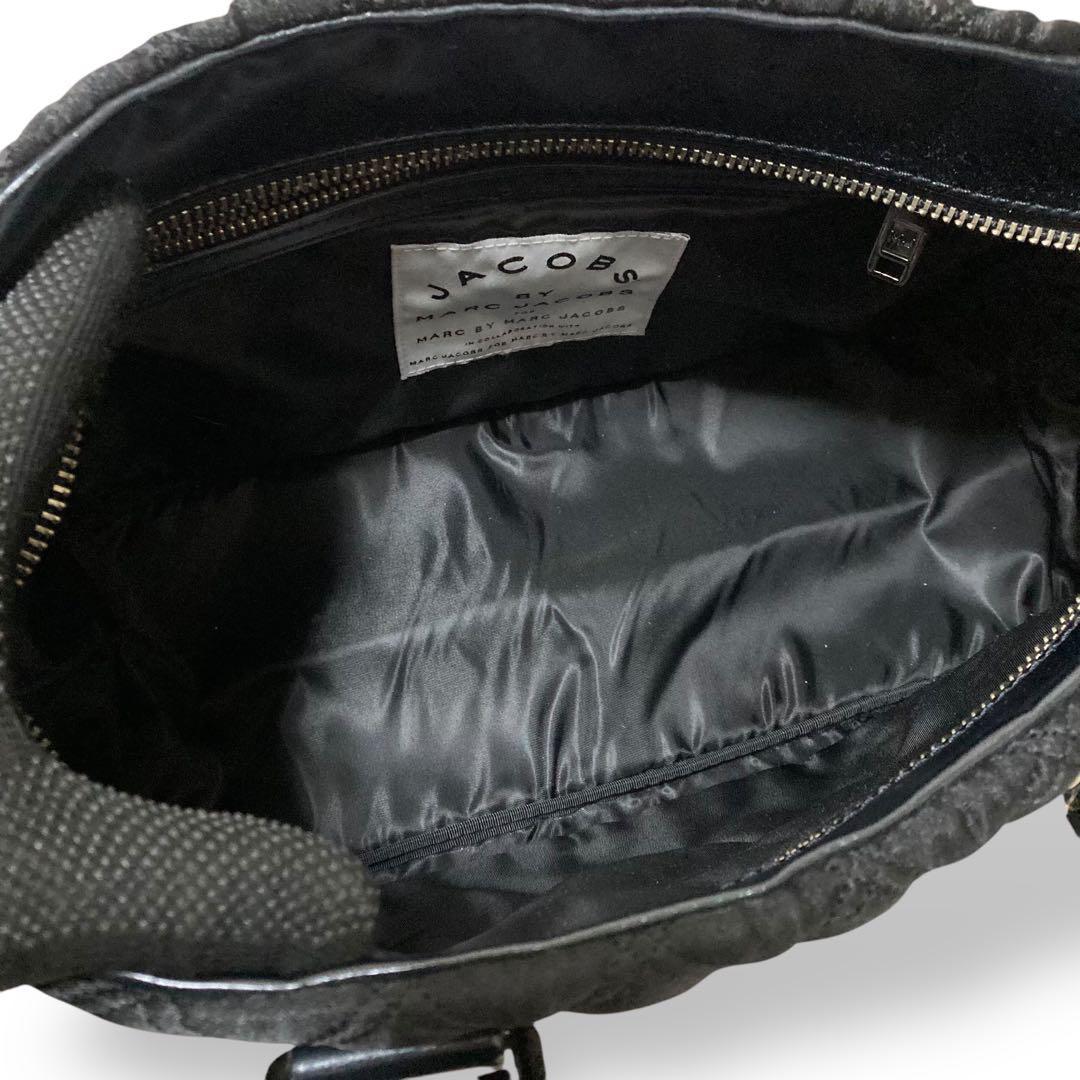 【美品】マークジェイコブス トートバッグ キルティング ナイロンブラック 肩掛け 【美品】マークジェイコブス トートバッグ キルティング ナイロンブラック 肩掛け