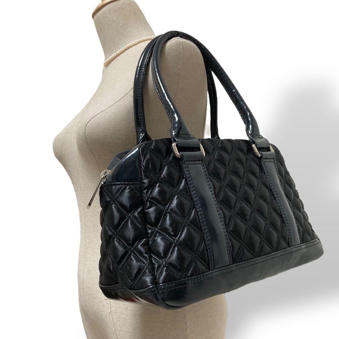【美品】マークジェイコブス トートバッグ キルティング ナイロンブラック 肩掛け 【美品】マークジェイコブス トートバッグ キルティング ナイロンブラック 肩掛け